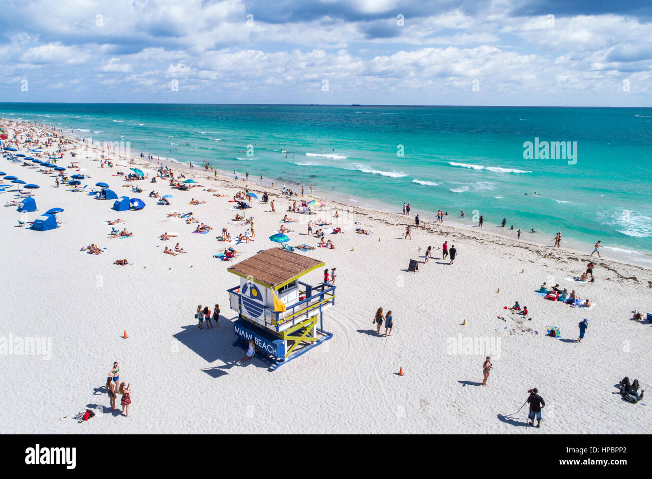 Floride Sud, Miami Beach, océan Atlantique eau, littoral, rivage, eau, station de maître-nageur, aérien de la vue ci-dessus, les visiteurs voyage visite Banque D'Images