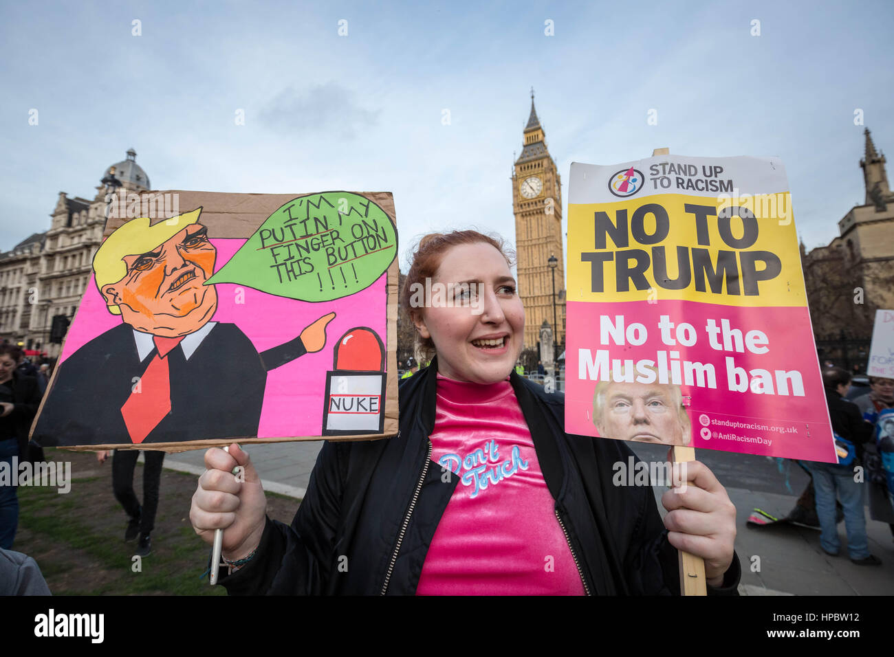 Londres, Royaume-Uni. 20 Février, 2017. Anti-Trump manifestations à Westminster comme députés débat au Parlement que le Président Donald Trump devraient bénéficier d'une visite d'Etat en Grande-Bretagne © Guy Josse/Alamy Live News Banque D'Images