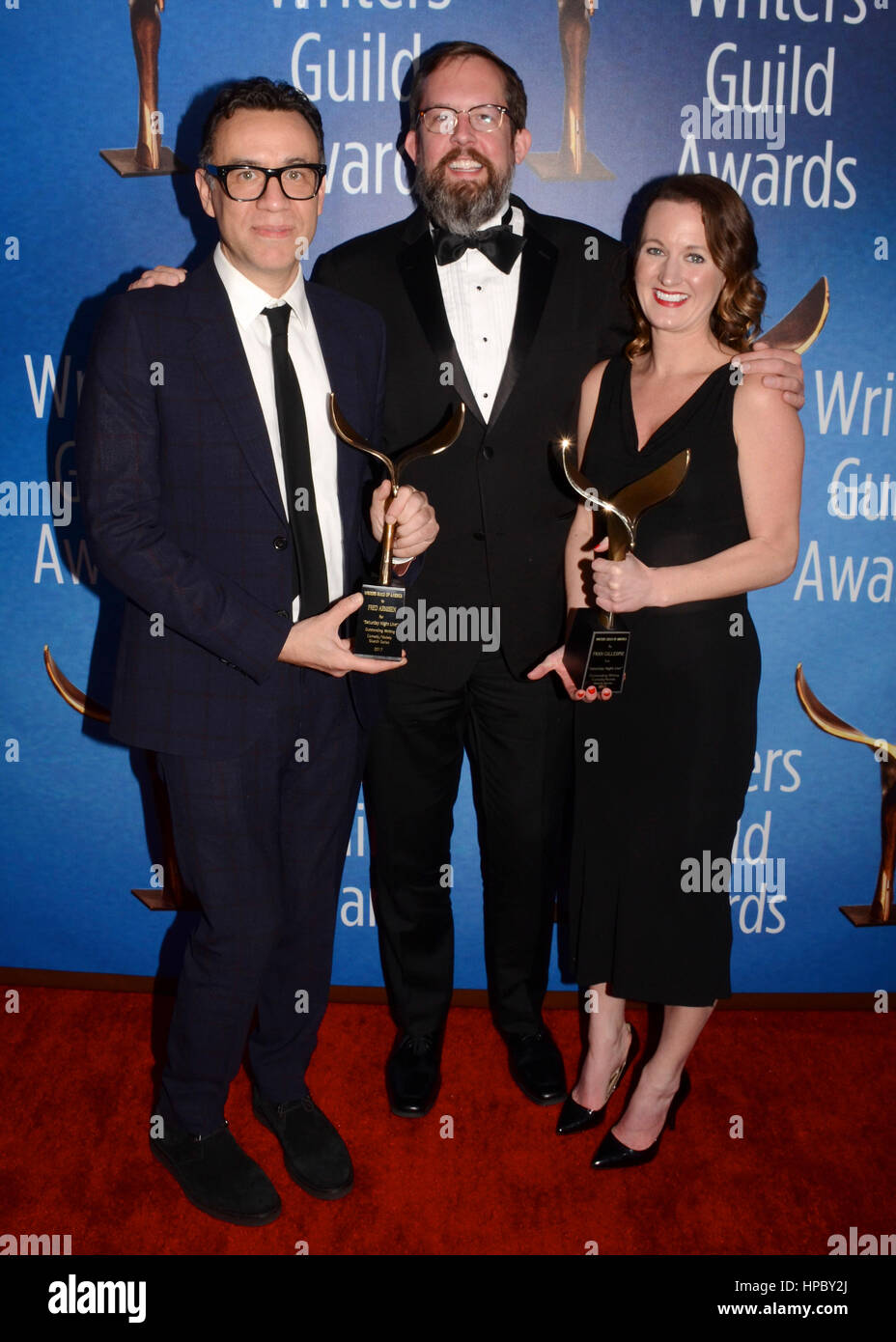 Fred Armisen et Fran Gillespie poser dans la salle de presse de la Writers Guild Awards 2017 A.L. Cérémonie à l'hôtel Beverly Hilton à Beverly Hills, Californie le 19 février 2017. Banque D'Images