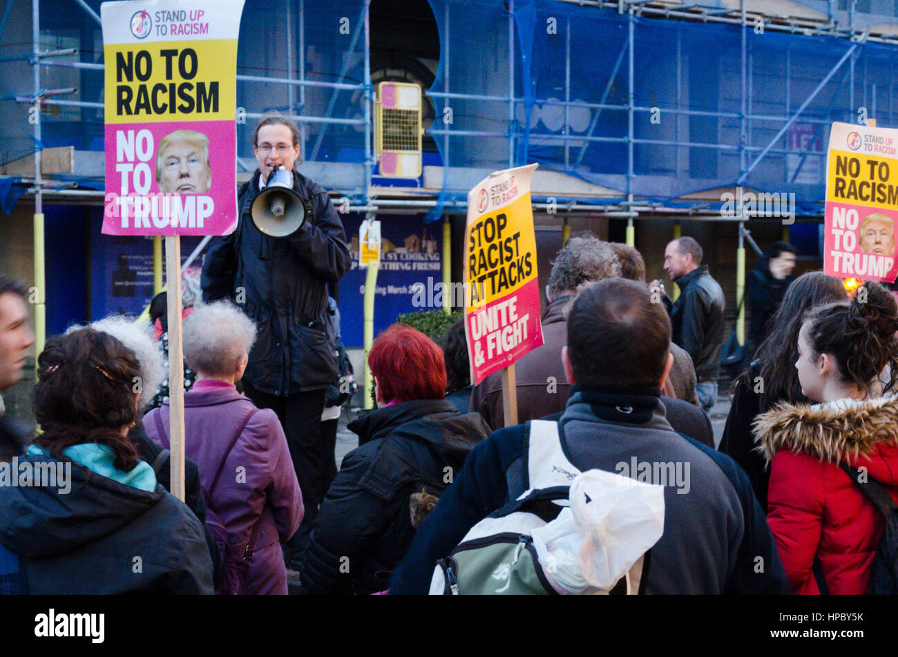 York, Angleterre, 20 février 2017, Stand up au racisme et Rallye Anti-Trump, les gens protestent contre l'atout de Donald de sa visite d'état en Angleterre en raison de la nature raciste et discriminatoire de vue qu'il soutient. Banque D'Images