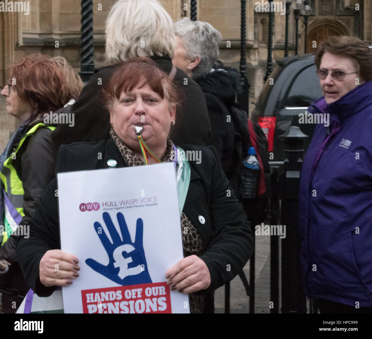 Londres, Royaume-Uni. 21 février 2017. Un hall de par le Parlement des femmes contre l'Etat Inequalty pour protester contre la modification d'un état de l'âge de la retraite pour les femmes Crédit : Ian Davidson/Alamy Live News Banque D'Images