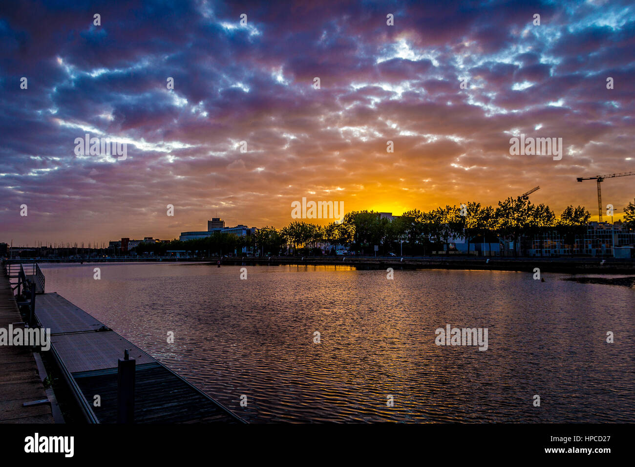 Coucher de soleil sur le port de plaisance du Havre, Normandie, France Banque D'Images