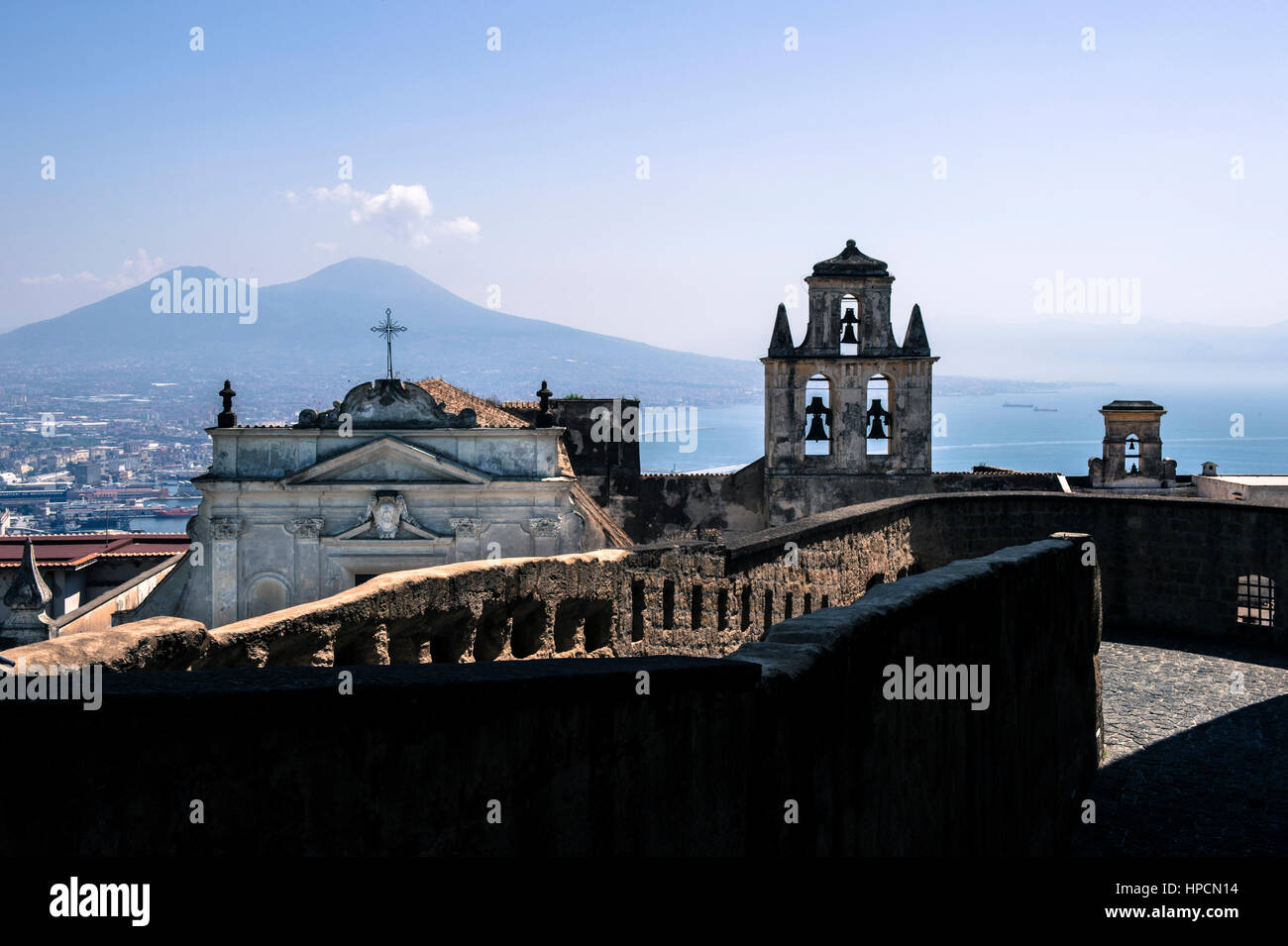 L'Italie, Campanie, Naples,vue sur San Martino Certosa et la ville de Castel Sant'Elmo Banque D'Images