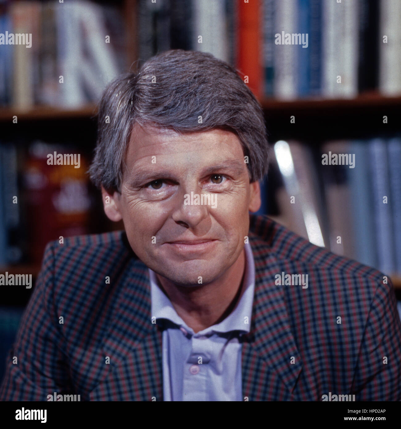 Deutscher Journaliste Klaus Bresser als Chefredakteur des ZDF, Deutschland 1980 er Jahre. Journaliste allemand Klaus Bresser agissant en tant que rédacteur en chef de la Zweites Deutsches Fernsehen, l'Allemagne des années 1980. Banque D'Images