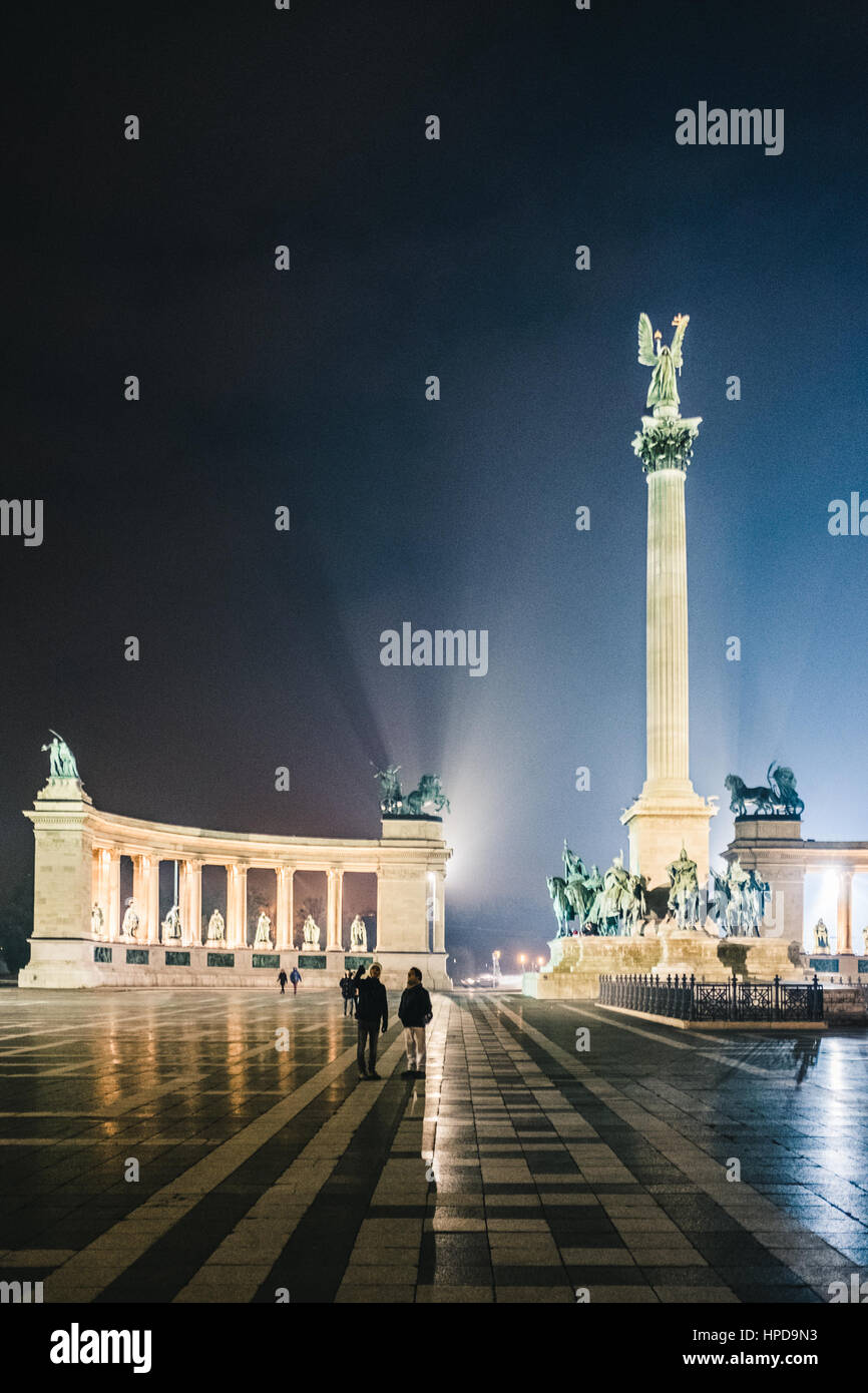 La Hongrie, Budapest : La Place des Héros Photo : Cronos/Alessandro Bosio Banque D'Images