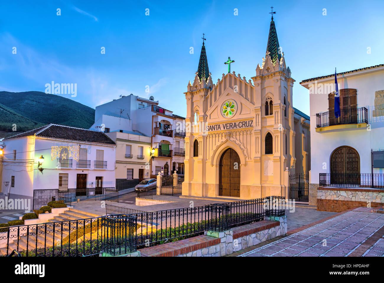 Église de Santa Vera Cruz dans la soirée en Alhaurin el Grande, la province de Malaga, Andalousie, Espagne Banque D'Images