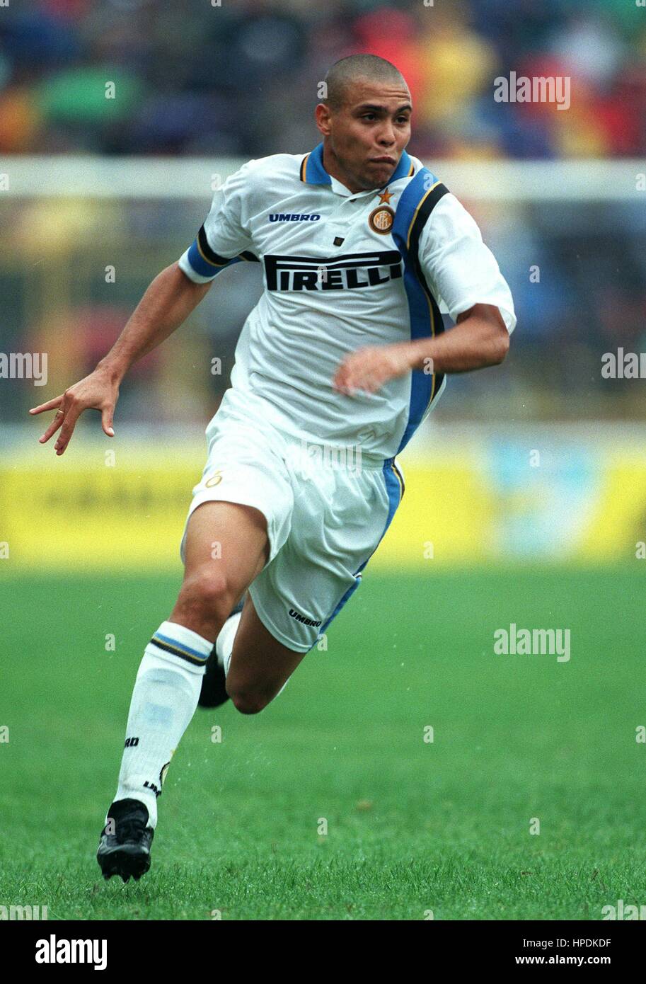 RONALDO INTER MILAN FC 18 Septembre 1997 Banque D'Images