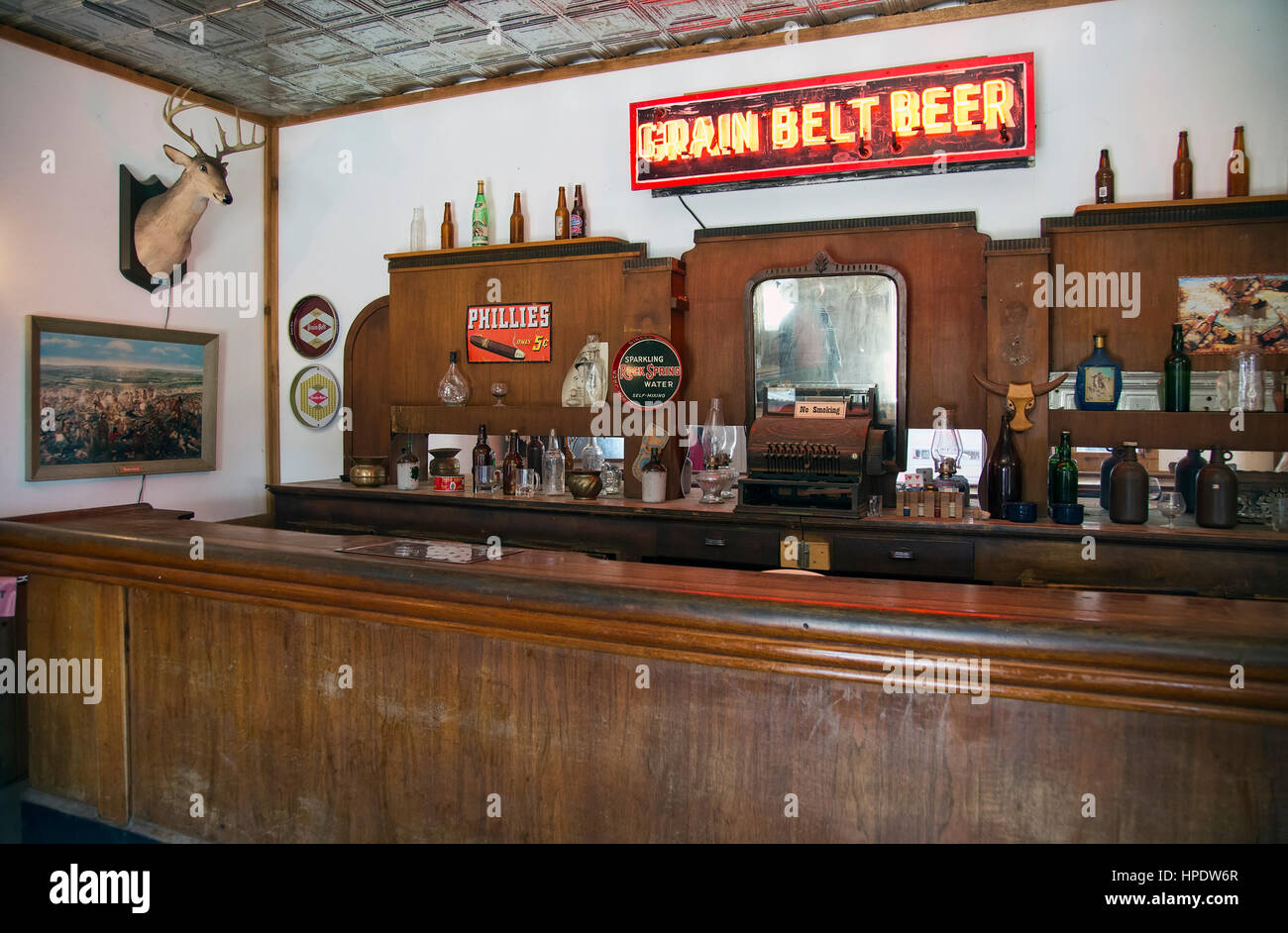Salon / bar vintage représentant de ceux trouvés dans le midwest américain à la fin du xixe et au début du xxe siècle. Banque D'Images