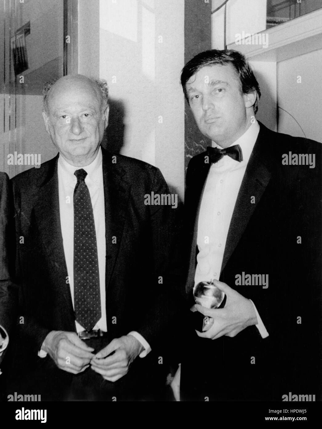 L Ancien Maire De New York Ed Koch Avec Real Estate Tycoon Donal Trump Photographie Dans La Ville De New York New York Dans Les Annees 1980 Photo Stock Alamy