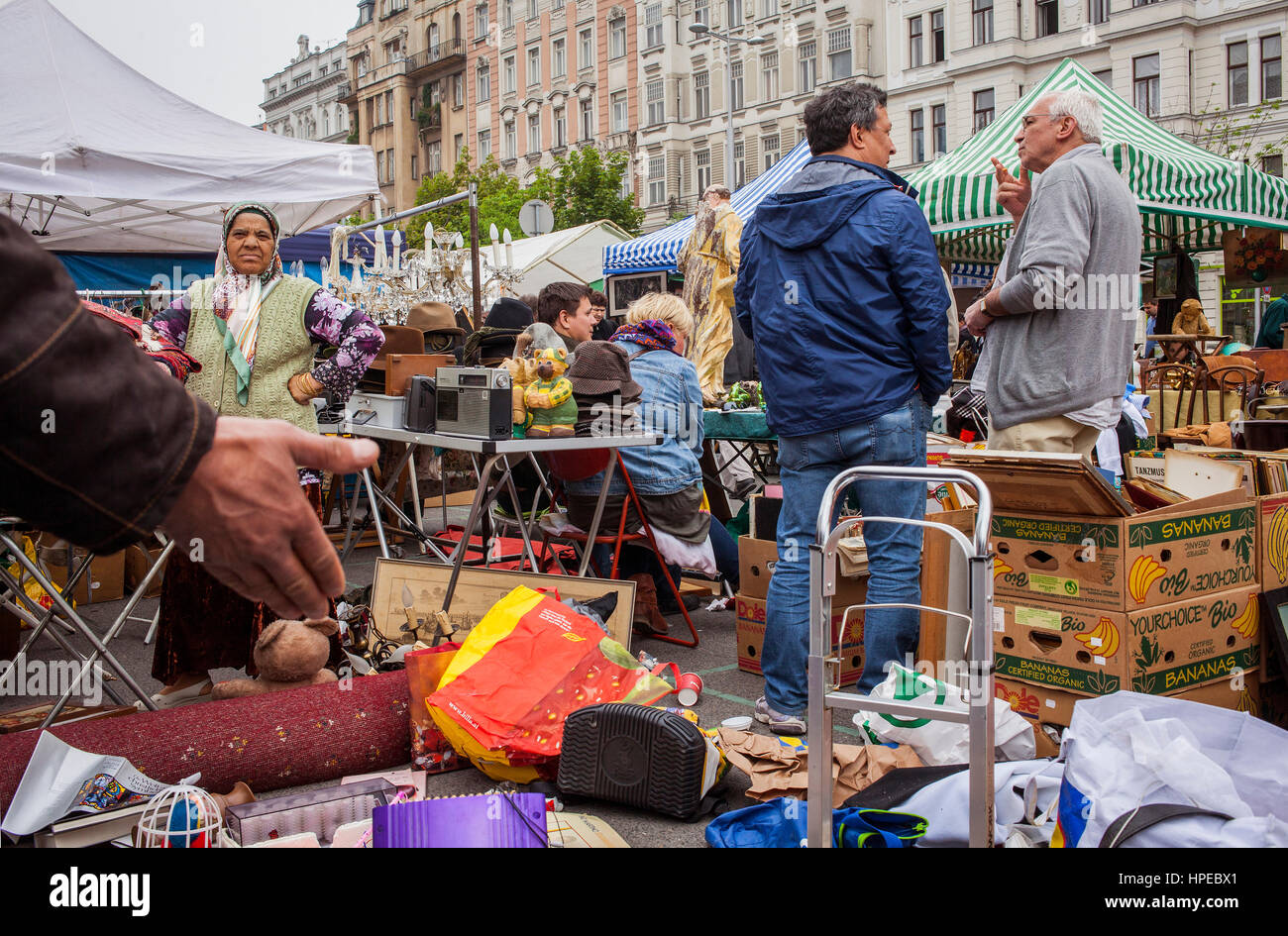 Samedi marché aux puces de Naschmarkt, Vienne, Autriche, Europe Banque D'Images