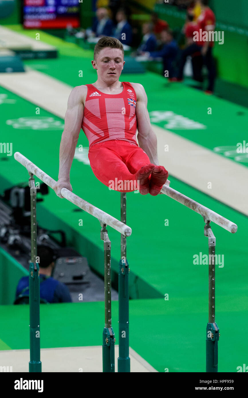 Rio de Janeiro, Brésil. 08 août 2016 nil Wilson (GBR) effectue aux barres parallèles durant la finale de l'équipe artistique à l'été 2016 Gam Banque D'Images