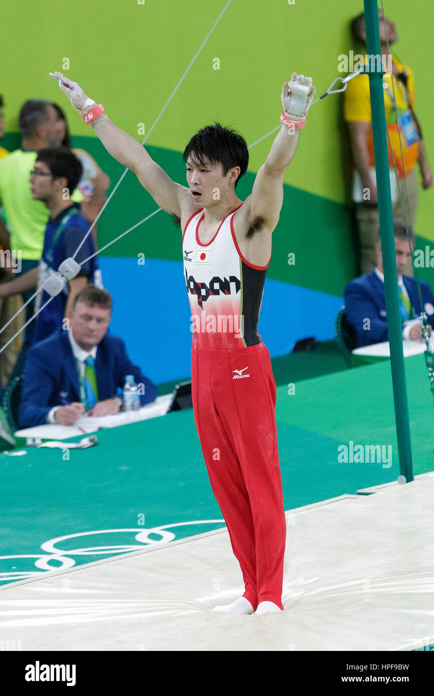 Rio de Janeiro, Brésil. 8 août 2016. Kohei Uchimura (JPN) préformes sur la barre horizontale dans le cadre de l'épreuve qui l'équipe de gymnastique Hommes à Banque D'Images