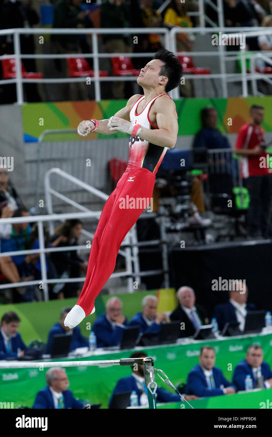 Rio de Janeiro, Brésil. 8 août 2016. Yusuke Tanaka (JPN) préformes sur la barre horizontale dans le cadre de l'épreuve qui l'équipe de gymnastique Hommes à Banque D'Images