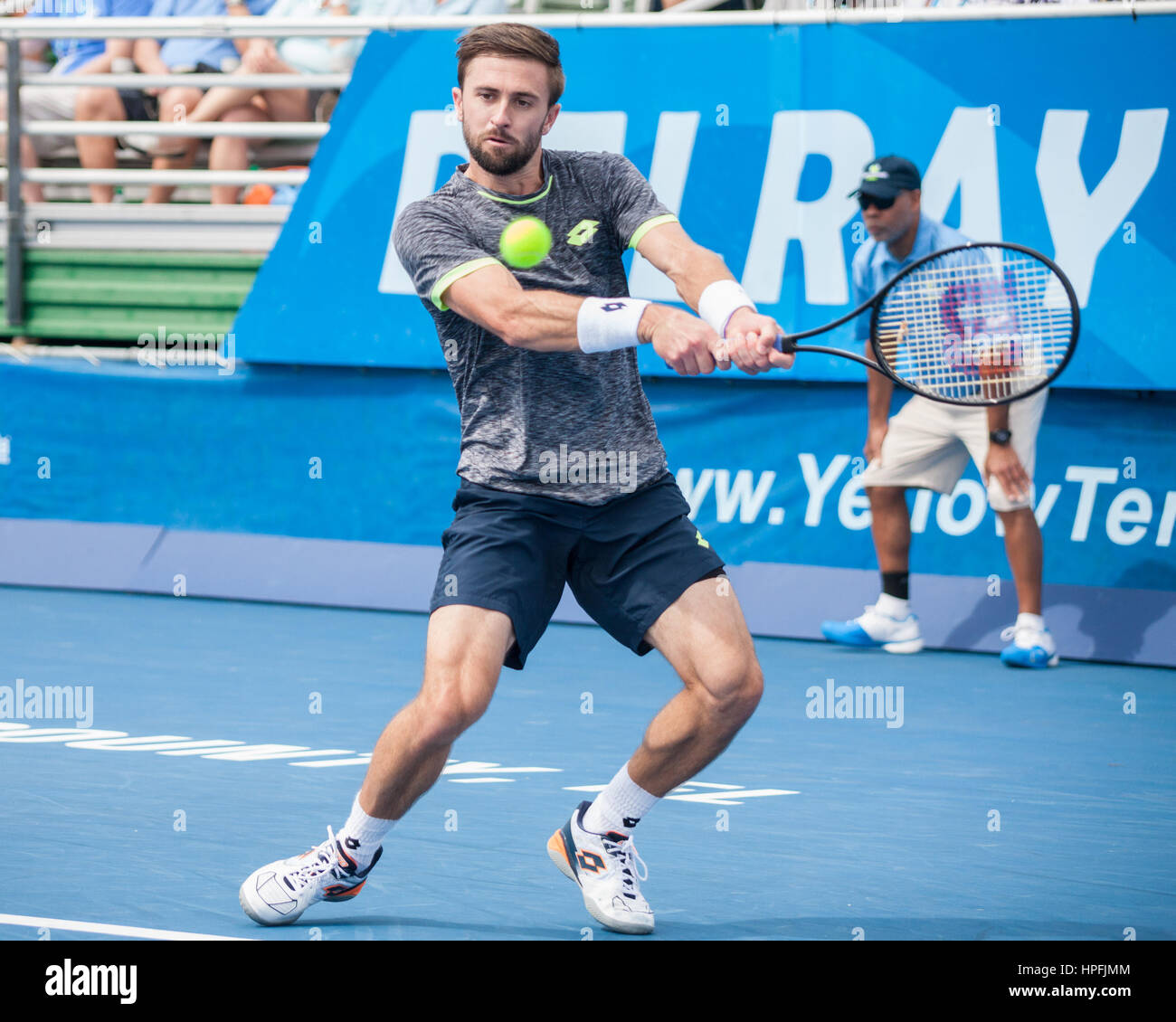 Delray Beach, Palm Beach County, NOUS. Feb 21, 2017. TIM SMYCZEK tennis pro en action sur cour au cours de l'Open de Delray Beach, premier tour de l'ATP World Tour à l'Delray Beach Tennis Center. Canadian Milos Raonic a battu 6-1, 6-4. Credit : Arnold Drapkin/ZUMA/Alamy Fil Live News Banque D'Images