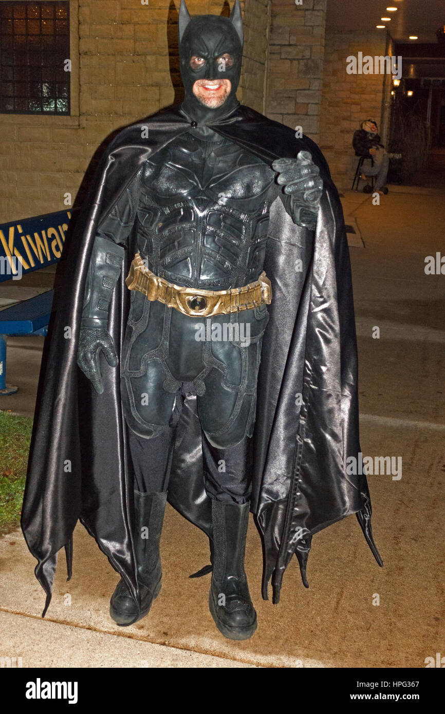 Photo libre de droit de Homme Dans Un Costume De Batman banque d