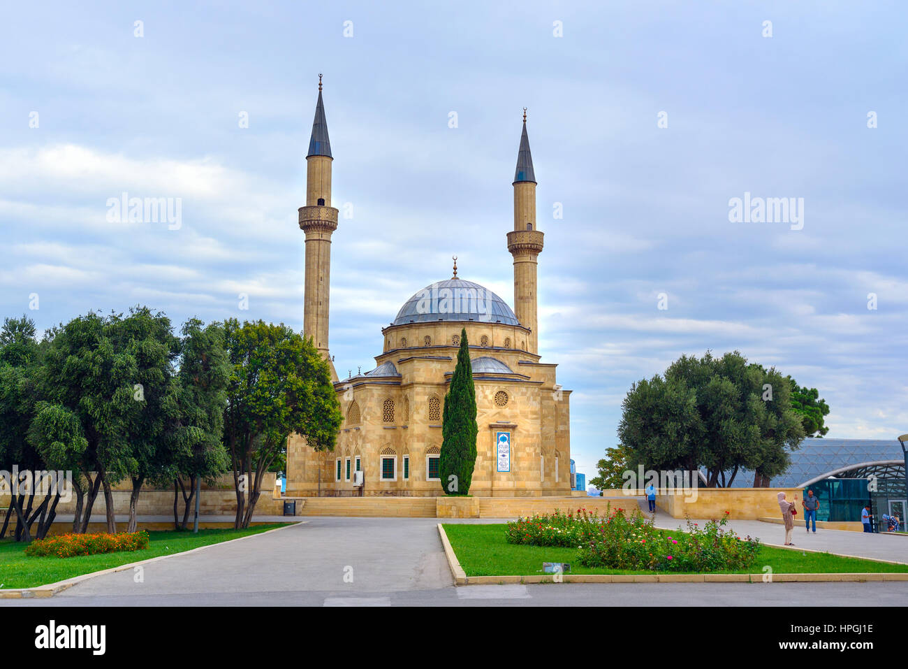 Baku, Azerbaïdjan - 11 septembre 2016 : la mosquée des Martyrs ou Mosquée turque, près de l'Allée des Martyrs Banque D'Images