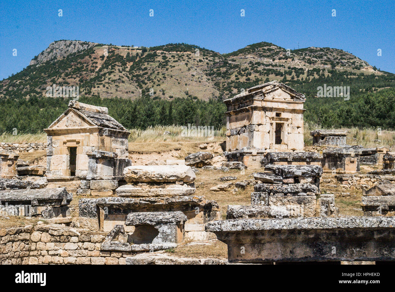 Ruines historique tumulus rock tombs dans l'ancienne ville de Hiérapolis pamukkale turquie, antik tumulus kaya mezarlari,hiérapolis pamukkale Banque D'Images