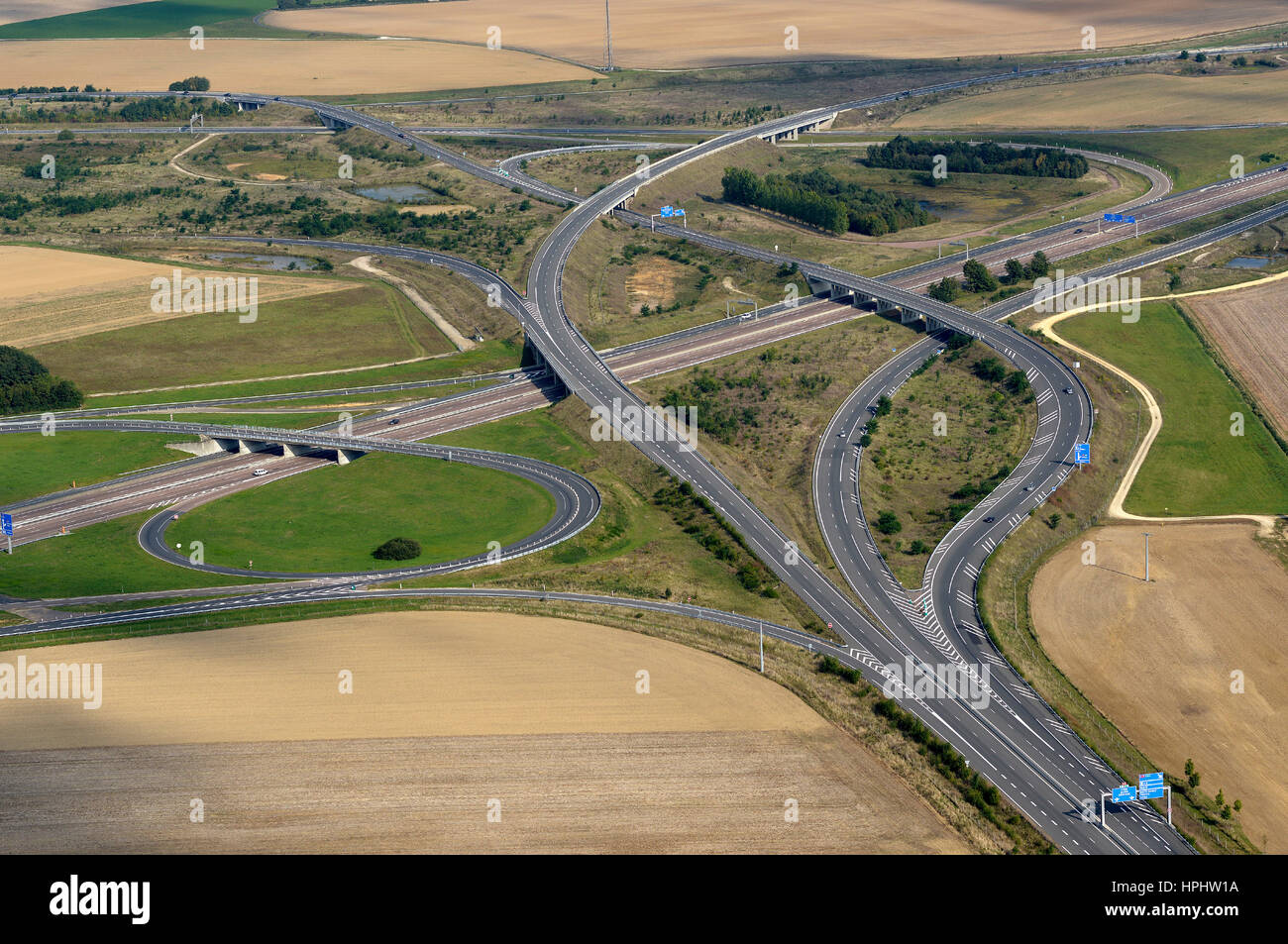 La France, l'Burgundyn Vue aérienne d'un échangeur près de Couretnay, A6, A19 Banque D'Images