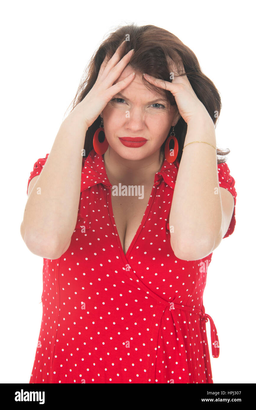 Portrait jeune femme en robe rouge tête avoir isolé sur fond blanc l'ache Banque D'Images