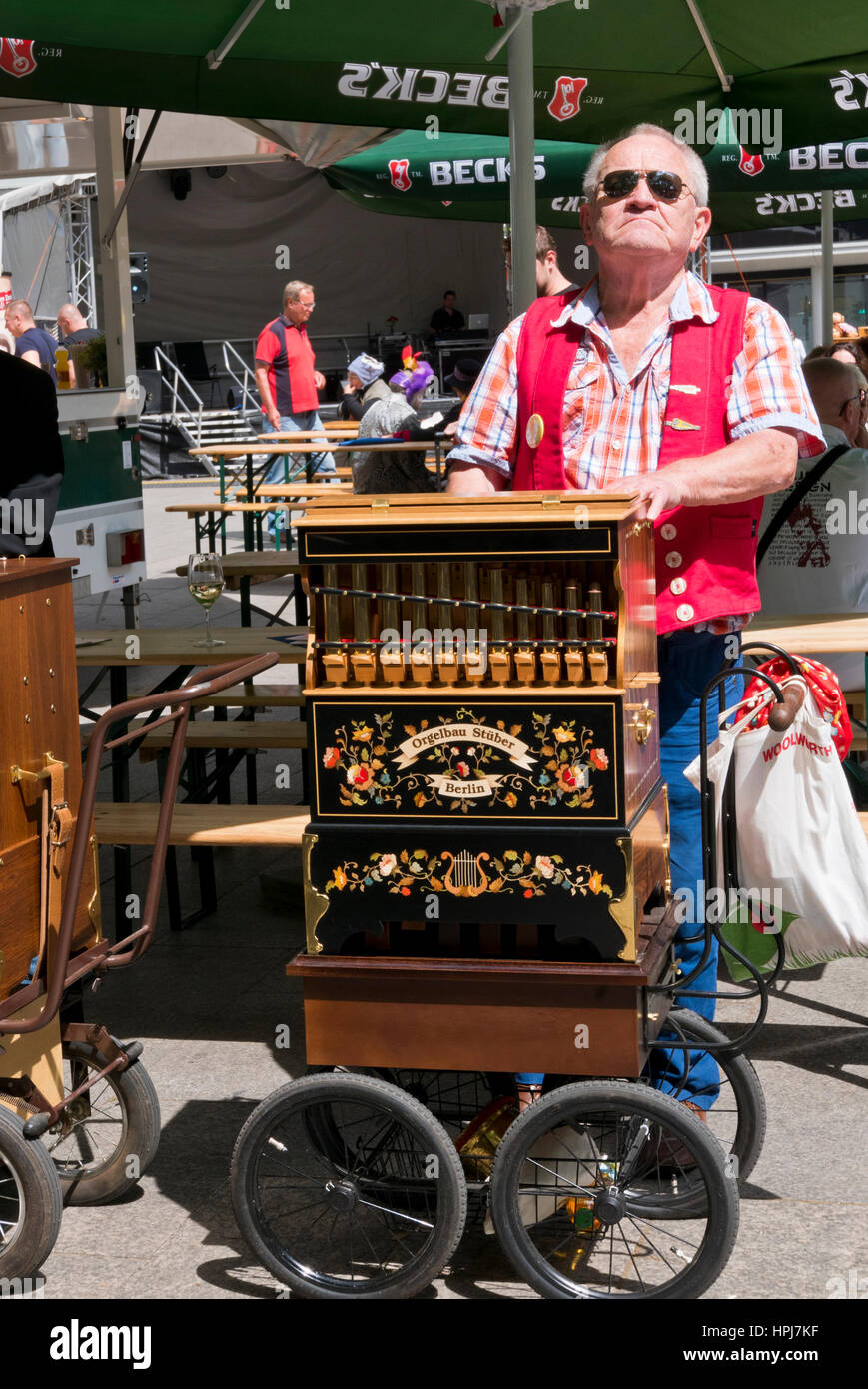 Un orgue de barbarie à Berlin, Allemagne Banque D'Images