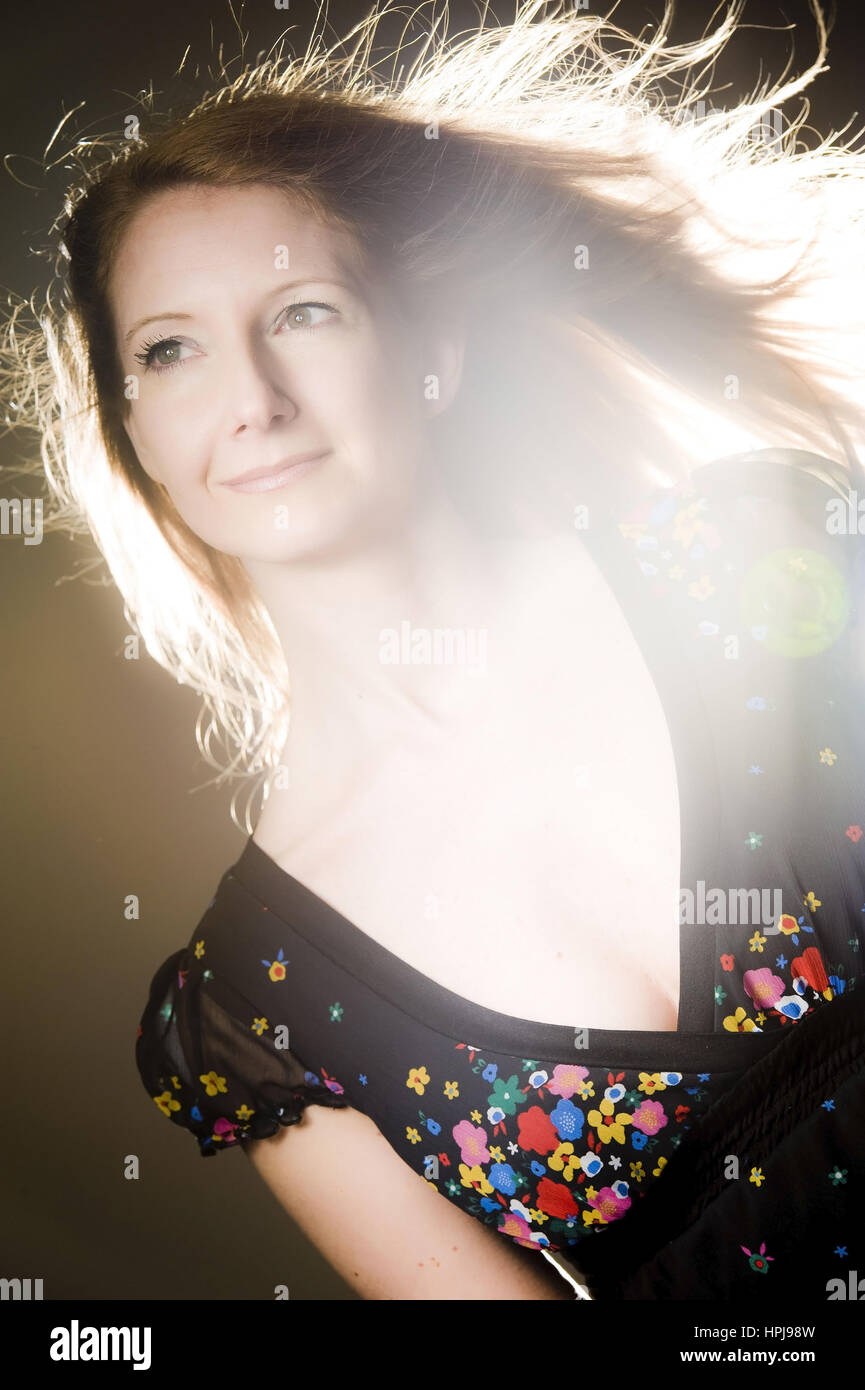 Parution du modèle , Attraktive Frau im Portrait, 35 + - belle femme en mode portrait Banque D'Images