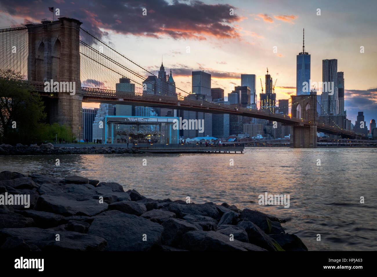 New York Skyline de Brooklyn Bridge Banque D'Images