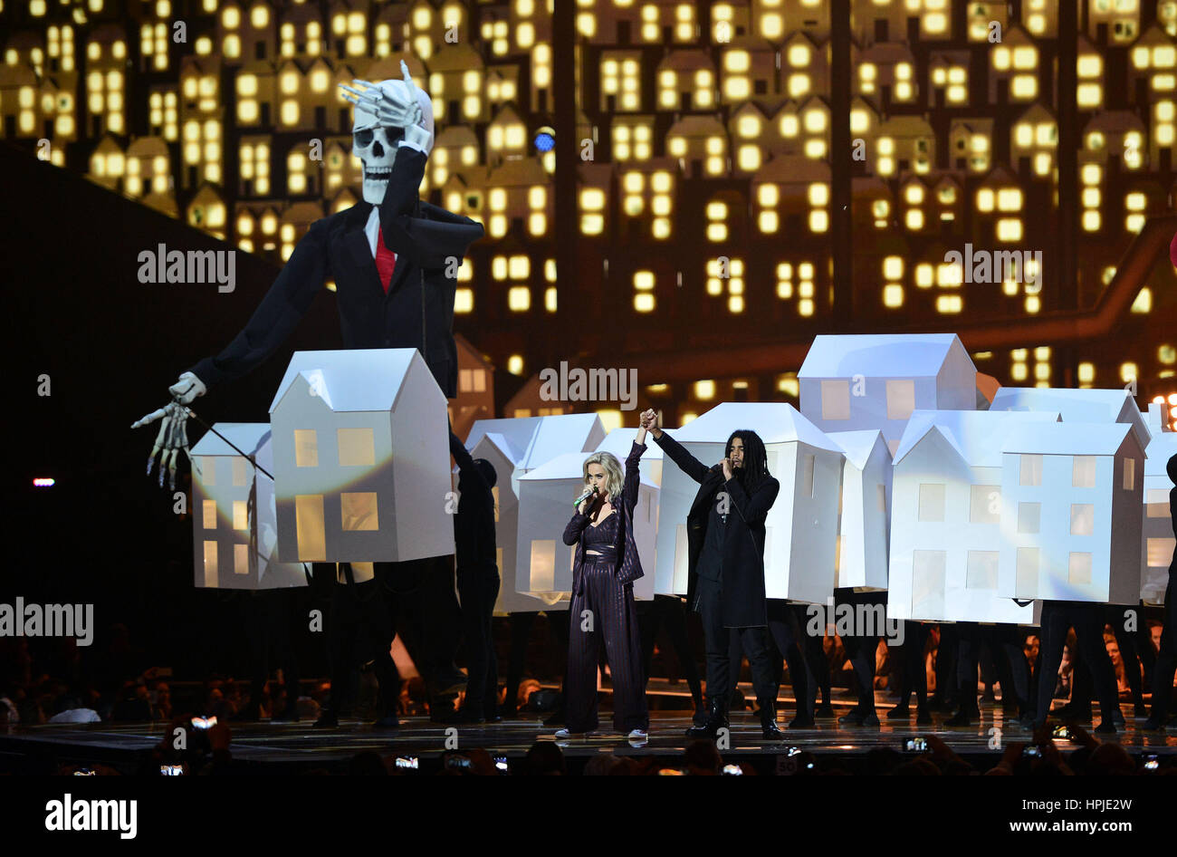 Katy Perry sur scène lors des Brit Awards à l'O2 Arena, Londres. Banque D'Images