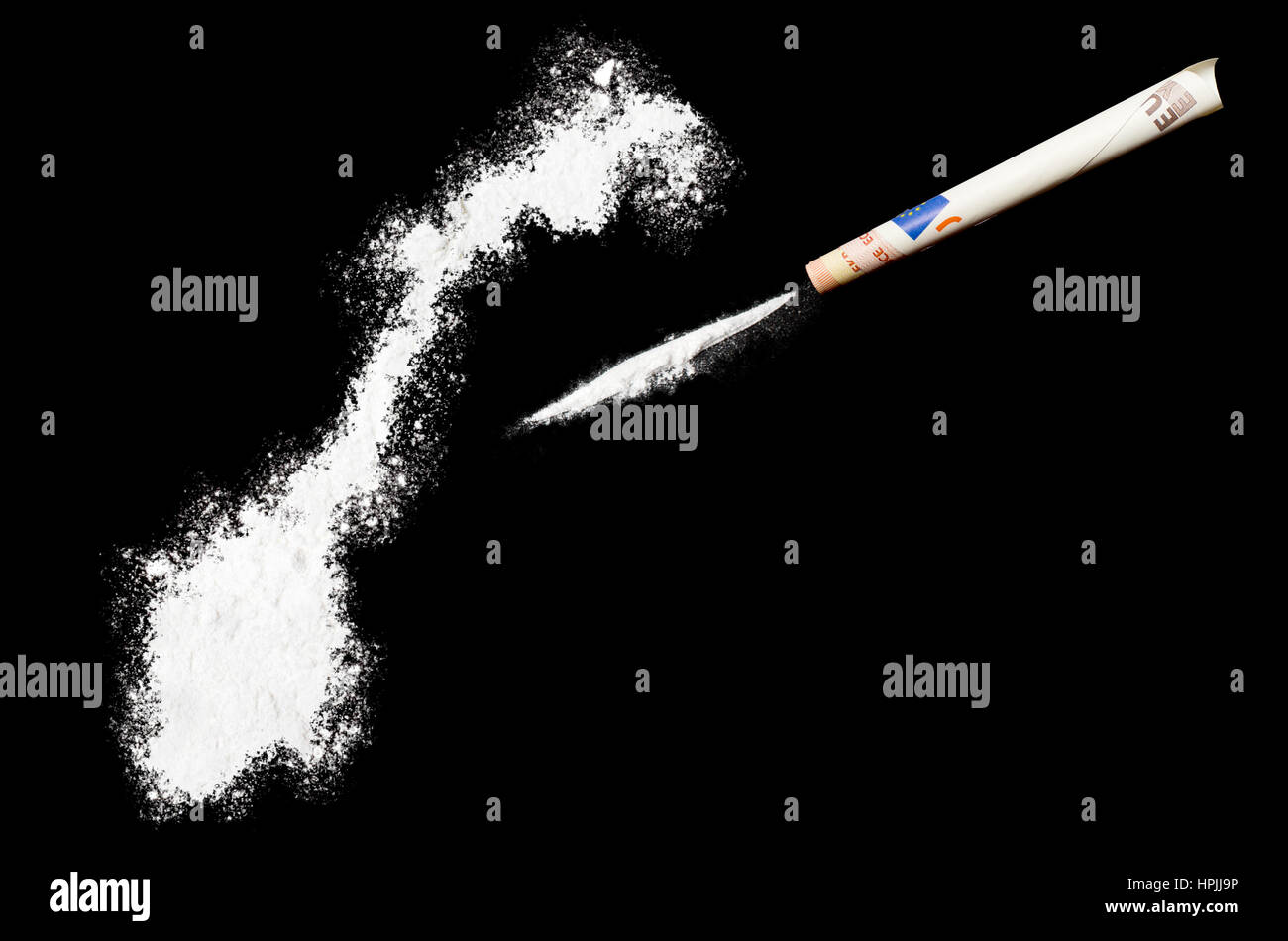Une drogue comme la cocaïne en poudre dans la forme de la Norvège avec une loi de finances.(série) Banque D'Images