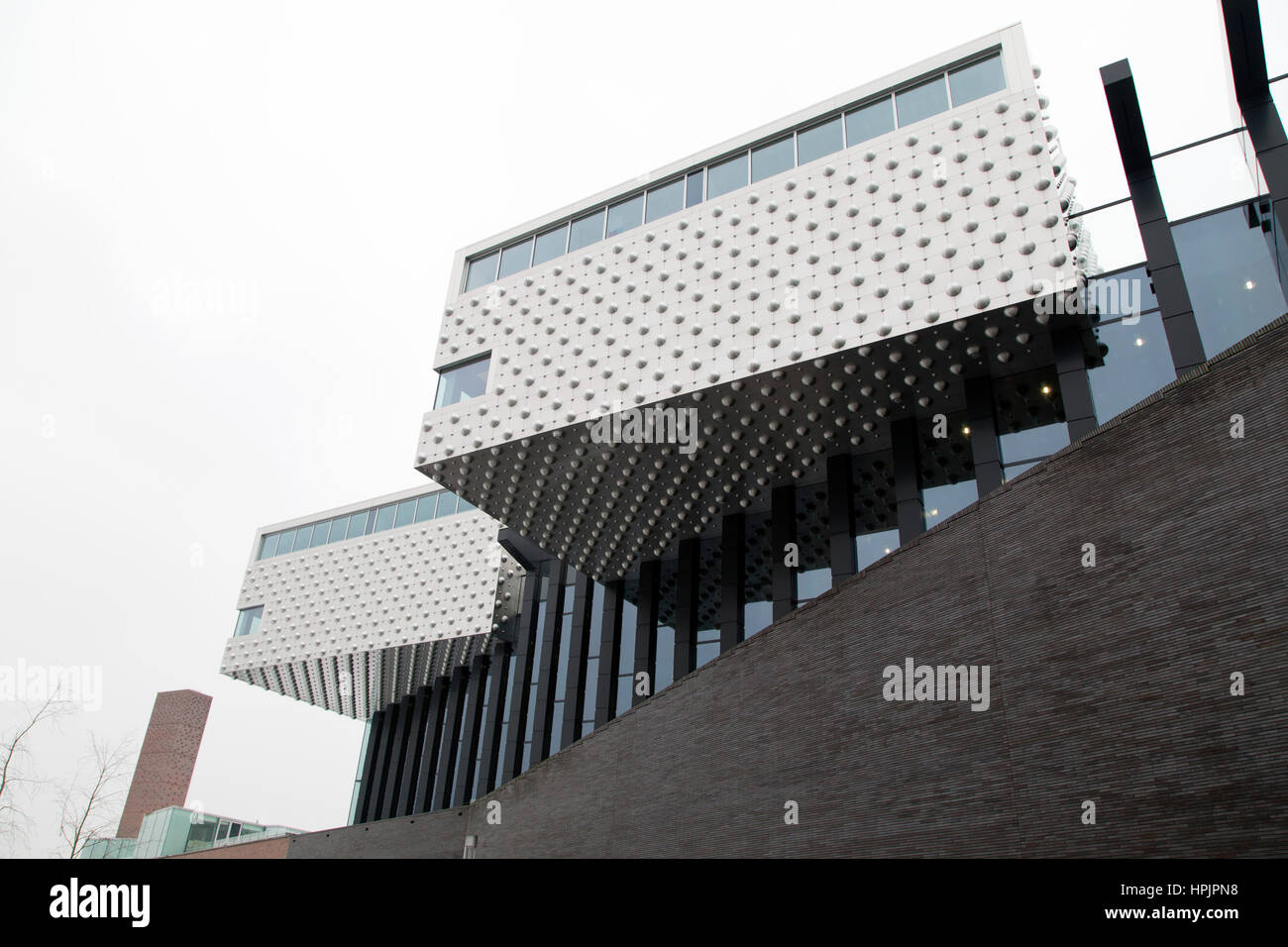 La façade de la Eemshuis à Amersfoort, aux Pays-Bas. Le bâtiment a été conçu par Neutelings Riedijk Architects et abrite une bibliothèque Banque D'Images