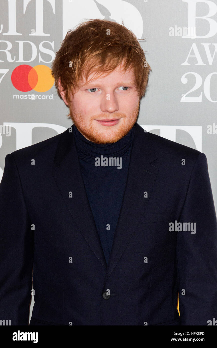 Londres, Royaume-Uni. 22 février 2017. Ed Sheeran. Tapis rouge pour les arrivées 2017 BRIT Awards à l'O2 Arena. © Bettina Strenske/Alamy Live News Banque D'Images