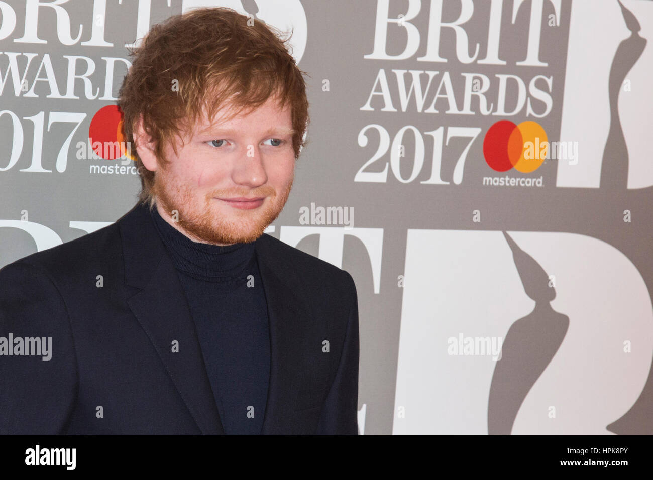 Londres, Royaume-Uni. 22 février 2017. Ed Sheeran. Tapis rouge pour les arrivées 2017 BRIT Awards à l'O2 Arena. © Bettina Strenske/Alamy Live News Banque D'Images