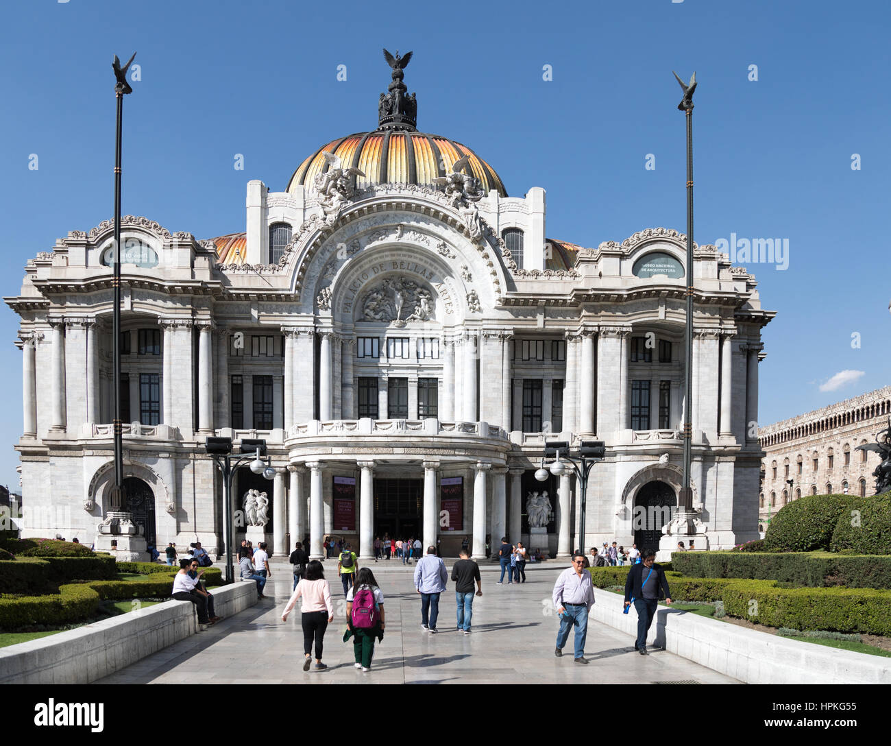 La ville de Mexico, Mexique. Feb 23, 2017. Palacia de Bellas Artes est le centre culturel de la ville de Mexico et sera l'hôte d'une performance de l'Opéra tragique italienne Lucia di Lammermoor Gaetano Donizetti iby. Credit : WansfordPhoto/Alamy Live News Banque D'Images