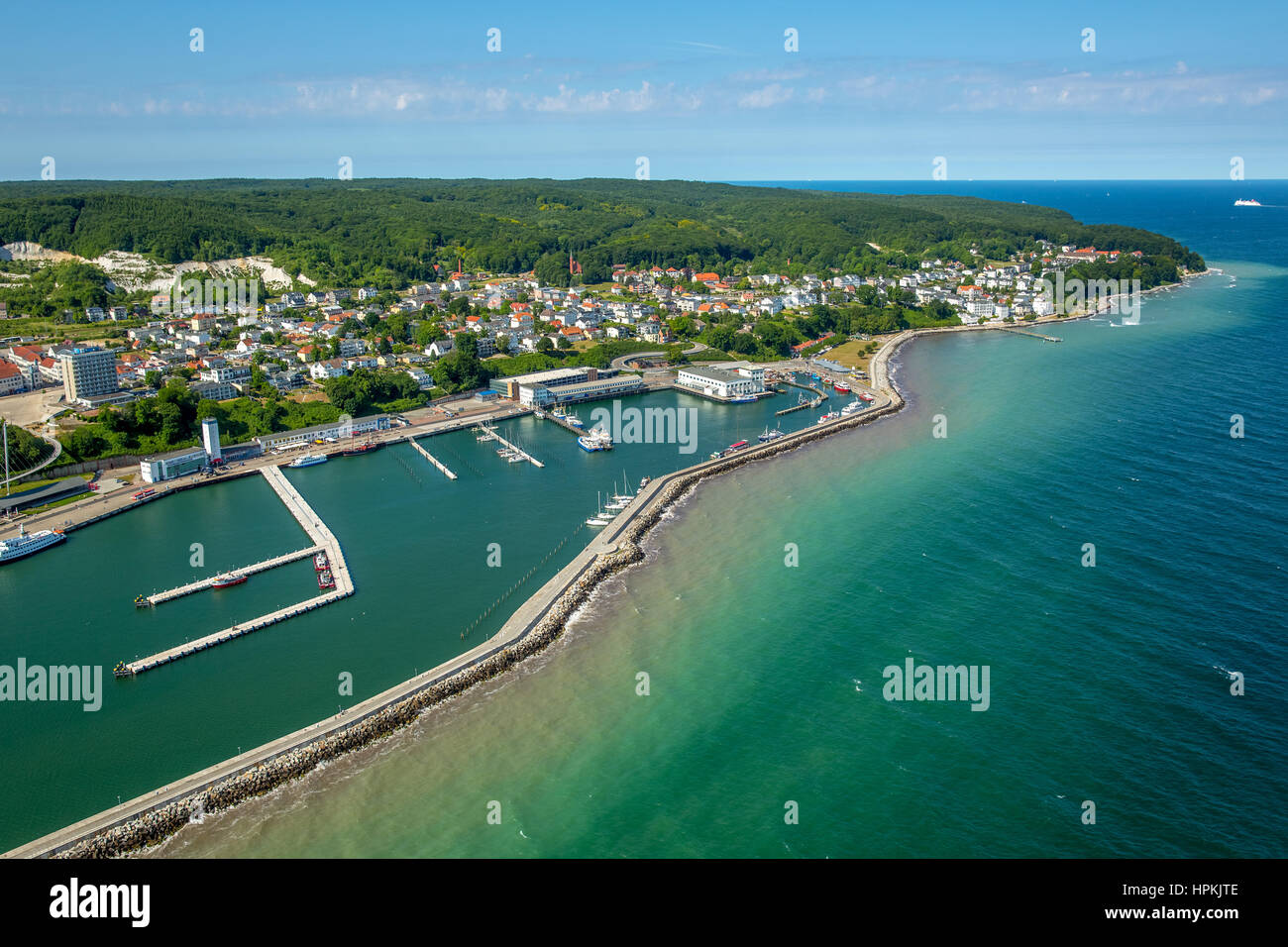 Le port de Sassnitz, Mole, l'hôtel Fürstenhof sur la promenade du lac, l'architecture de villégiature, Sassnitz, Rugen Island, côte de la mer Baltique, Poméranie occidentale, Banque D'Images