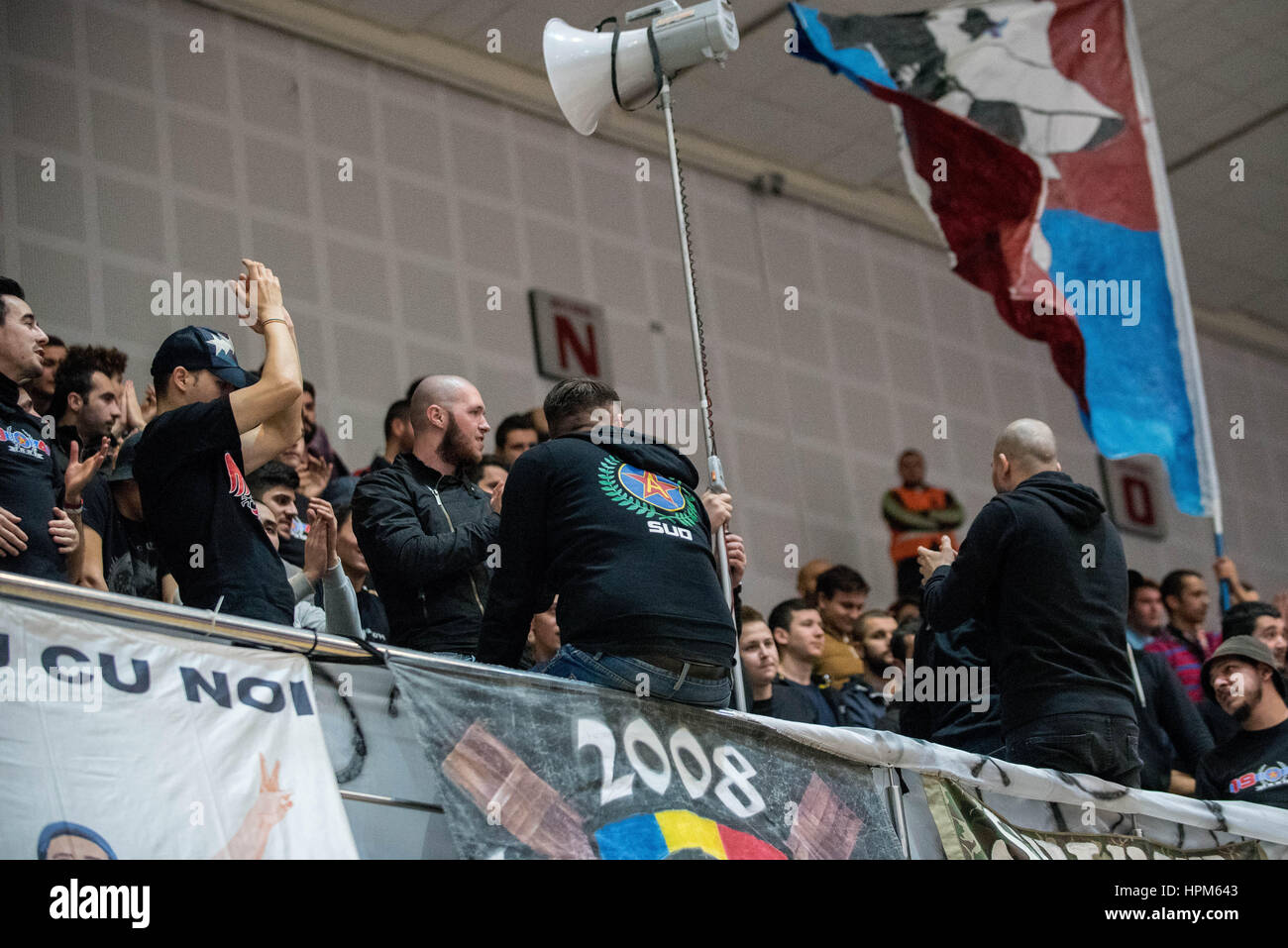 11 novembre 2015 : les partisans du Steaua pendant l'Eurocup match de basket-ball entre Steaua Bucarest EximBank CSM (ROU) vs Buducnost Podgorica Voli (MNE) au hall polyvalent à Bucarest, Roumanie ROU. Photo : Cronos/Catalin Soare Banque D'Images