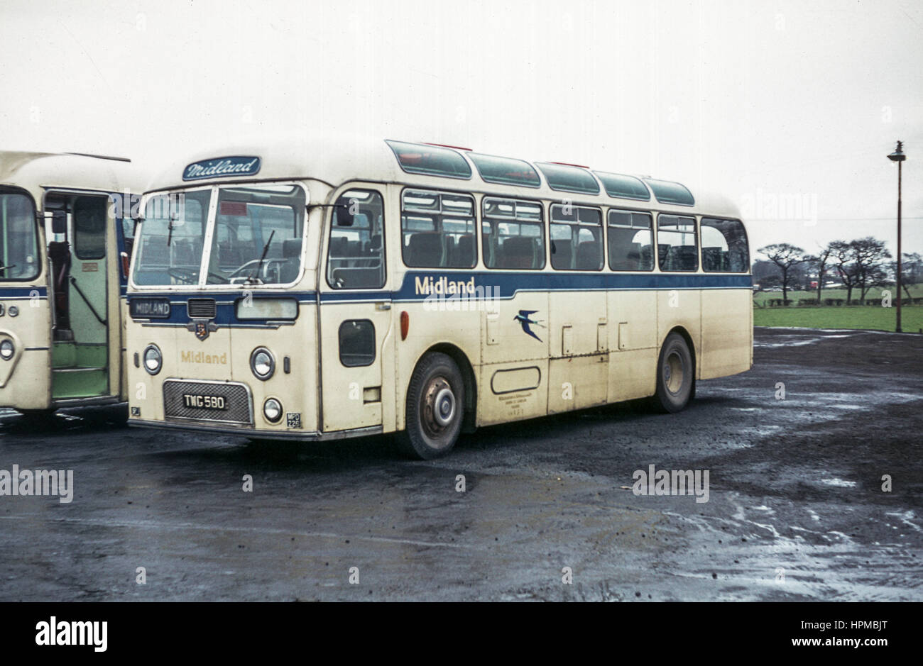 L'Écosse, Royaume-Uni - 1973 : image Vintage de bus. Alexander Midland Leyland Tiger Cub coach MPD226 (numéro d'enregistrement 580 TWG). Banque D'Images