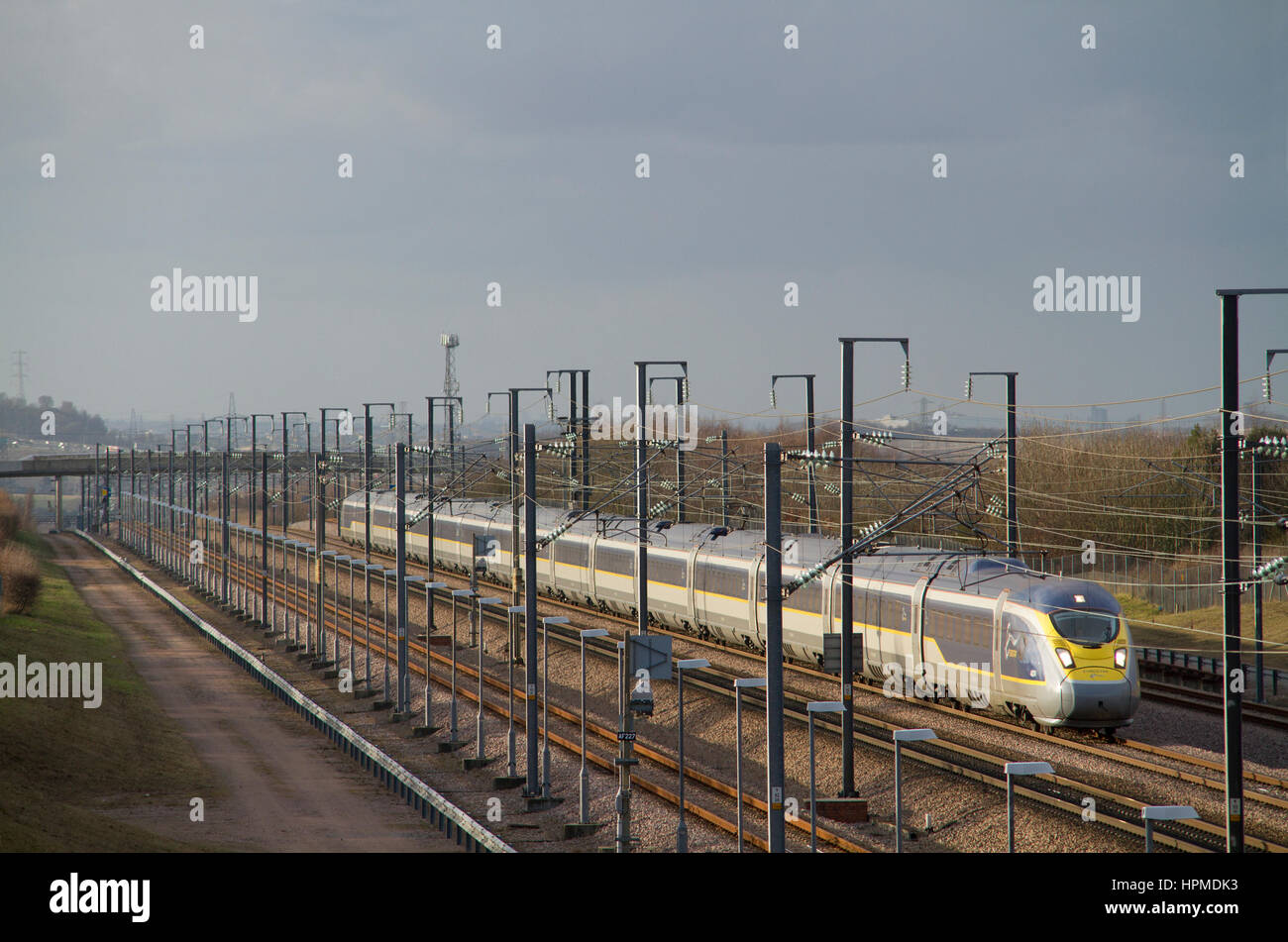 SINGLEWELL, Kent, Angleterre - 16 février 2017 - Classe 374 e320 train Eurostar voyageant sur le HS1 ligne dans le Kent. Banque D'Images
