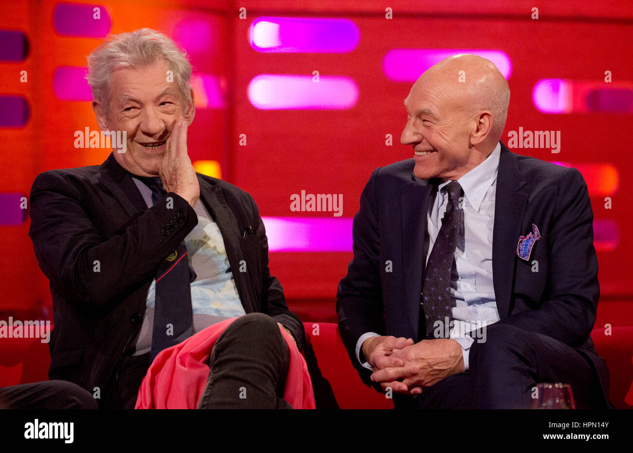Sir Ian McKellen et Patrick Stewart pendant le tournage de The Graham Norton Show à la London Studios. Banque D'Images