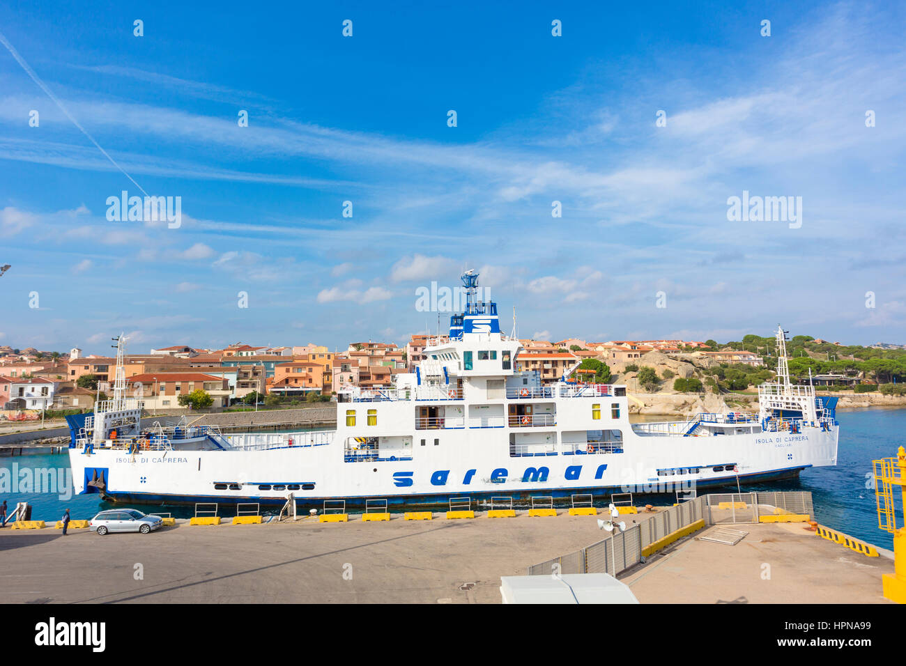 Saremar bateau navigue de Palau, (nord de la Sardaigne) à l'île de La Maddalena, l'île principale de l'archipel Maddalena di,Italie Banque D'Images