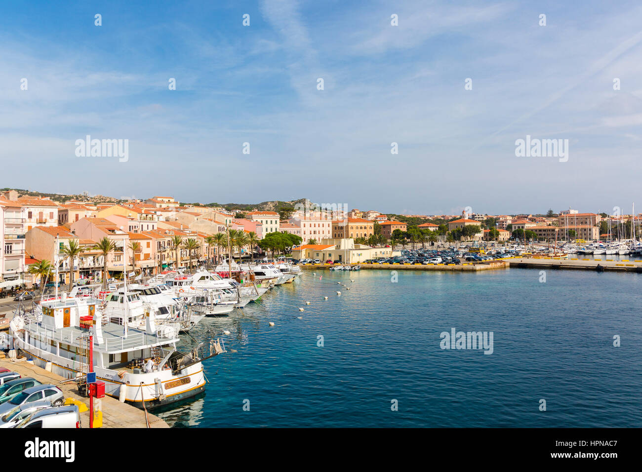 Voir le port de La Maddalena de ferry, nord de la Sardaigne, Italie Banque D'Images