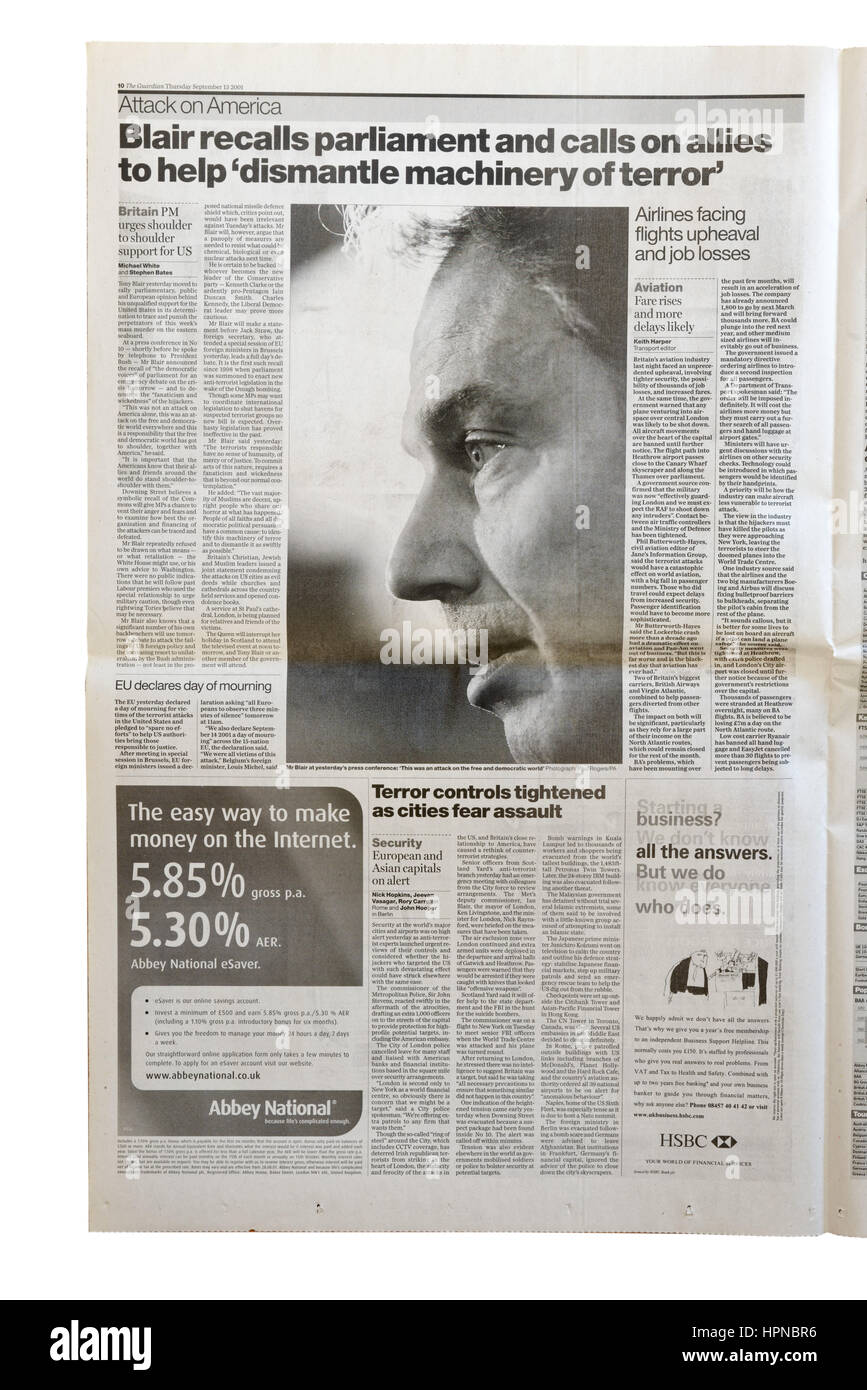 Un article du Guardian décrivant Tony Blair rappeler le Parlement et en offrant un appui à George Bush. Banque D'Images