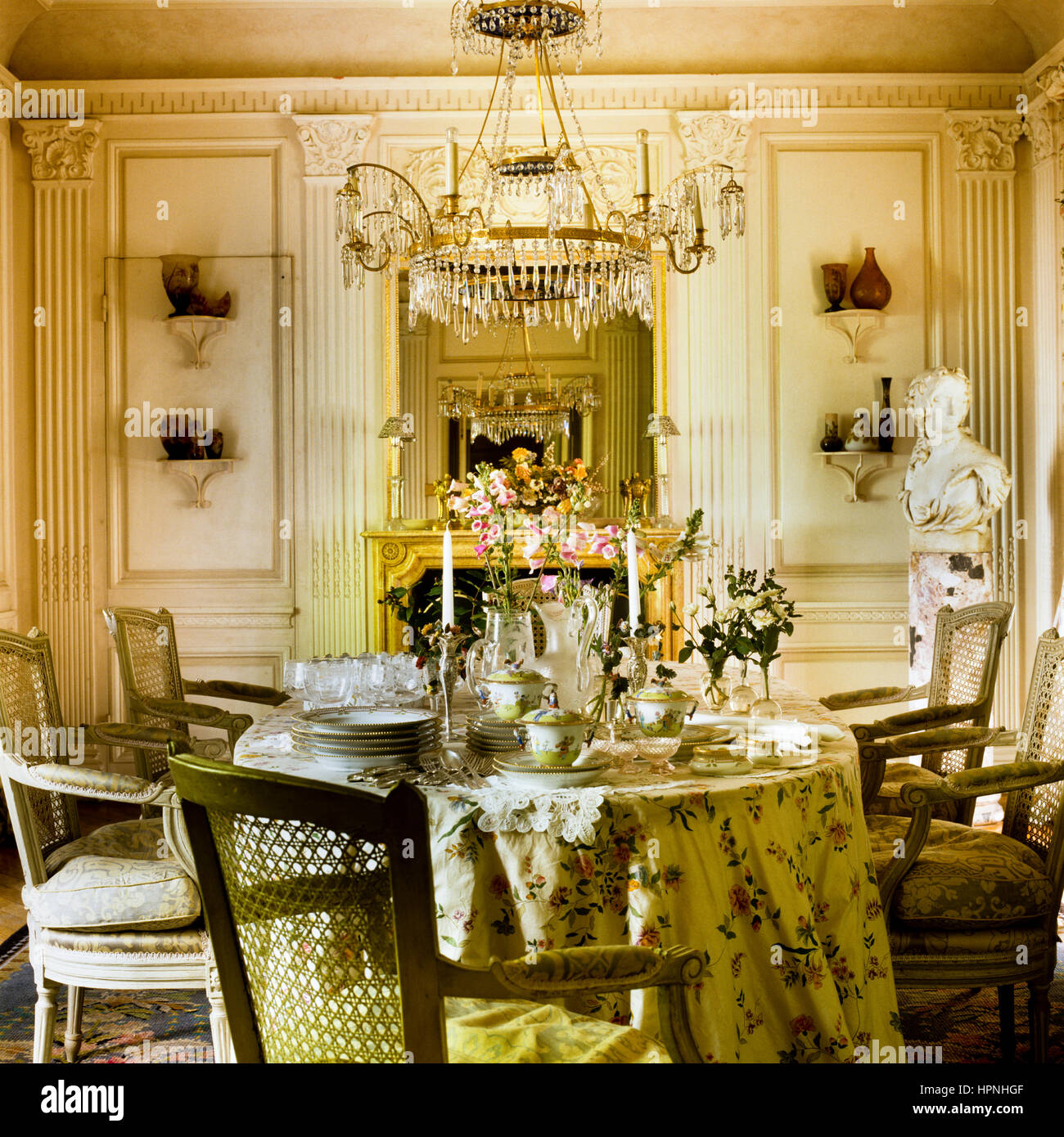 Un style victorien somptueusement meublé salle à manger. Banque D'Images