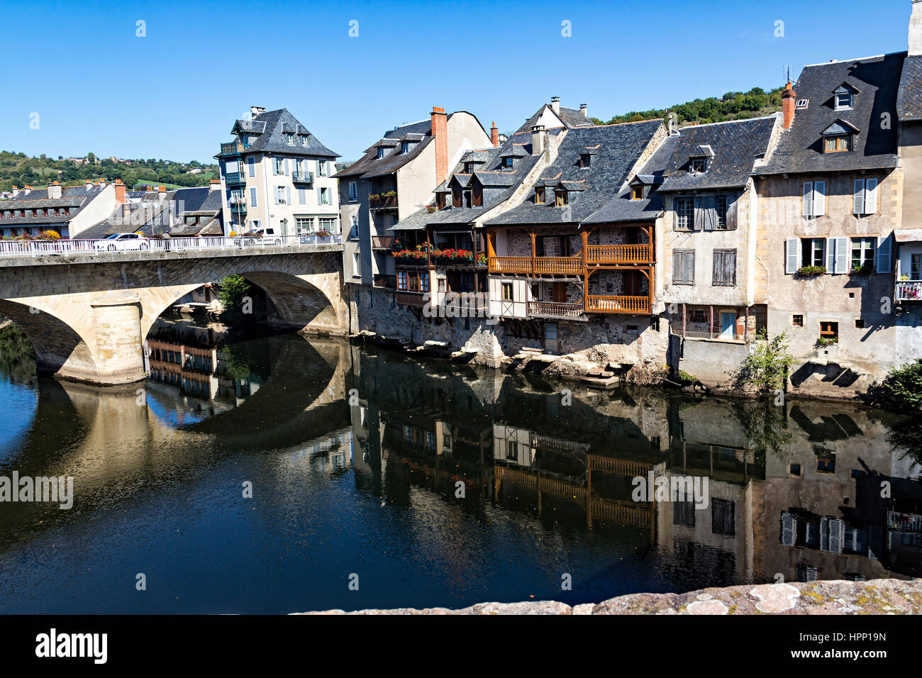 Pont d'Espalion et maisons riverside Banque D'Images