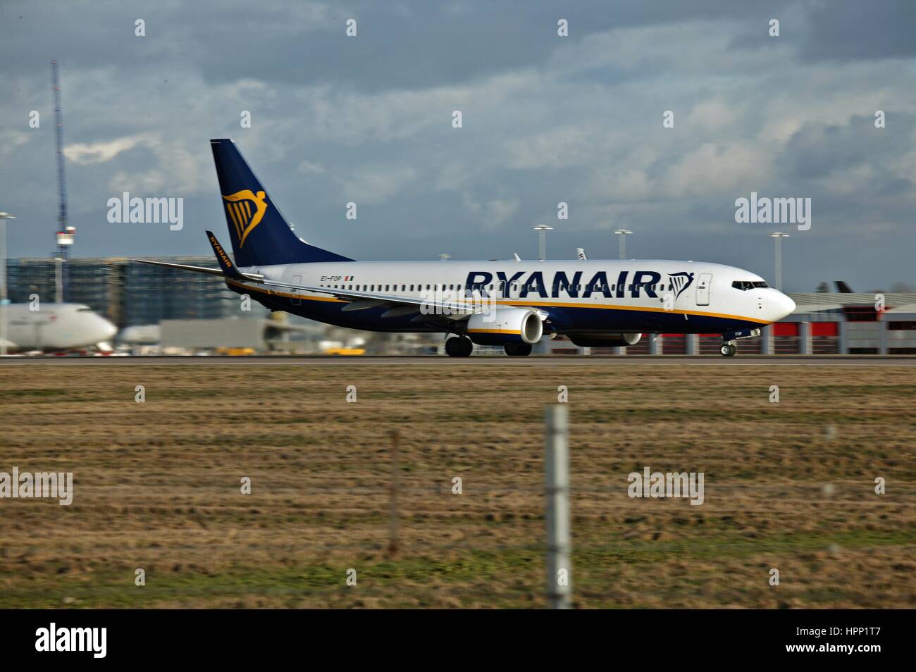 L'atterrissage des avions de Ryanair à l'aéroport de Stansted. Banque D'Images