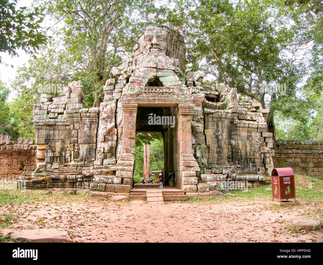 Temple avec 4 quatre faces à Angkor Wat Banque D'Images