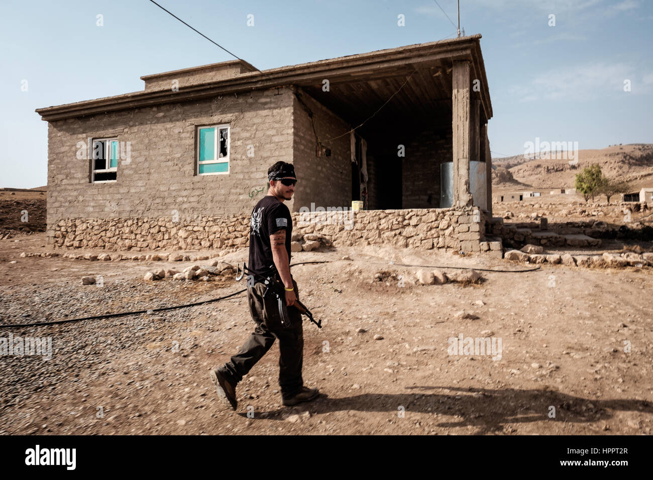 Volontaire américain James Martinez 23 chasseurs à Sinjar, province de Ninive, dans le Nord de l'Irak. Banque D'Images