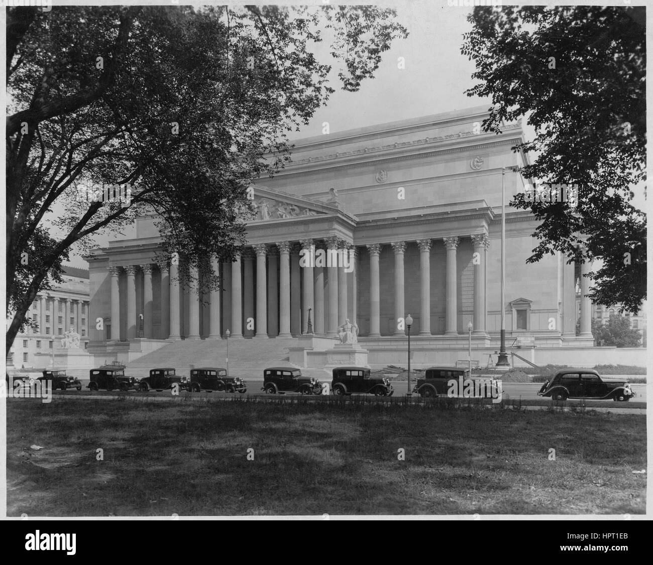 Constitution Avenue entrée de l'édifice des Archives Nationales à Washington, DC, 1935. Banque D'Images