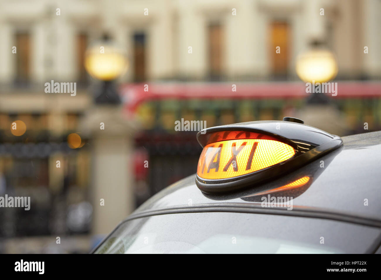 Une voiture de taxi à Londres - selective focus Banque D'Images