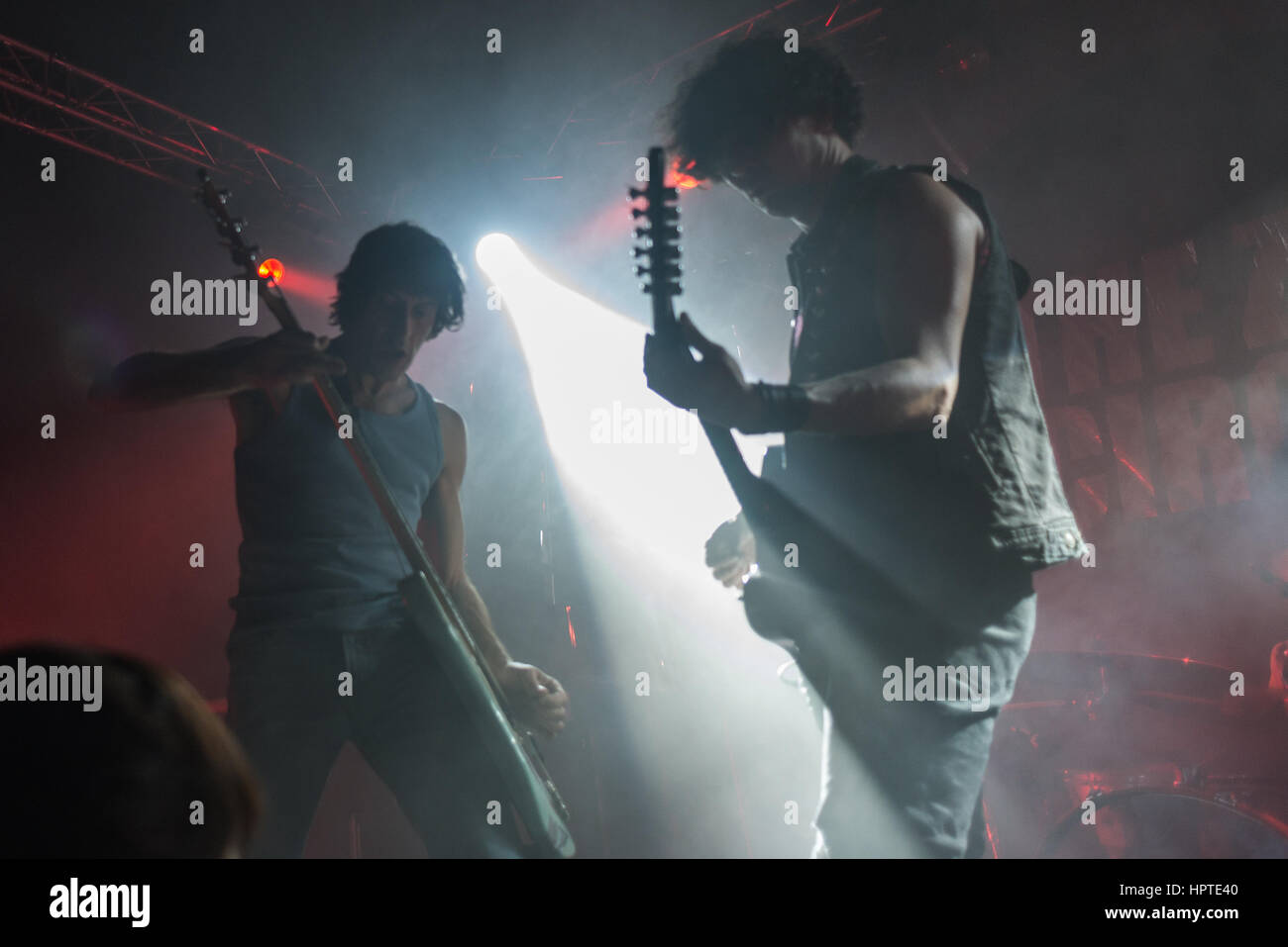 Bergame, Italie. Feb 24, 2017. La performance de cirque Zen à Druso music live club. Credit : Brambilla Simone Photography/Alamy Live News Banque D'Images