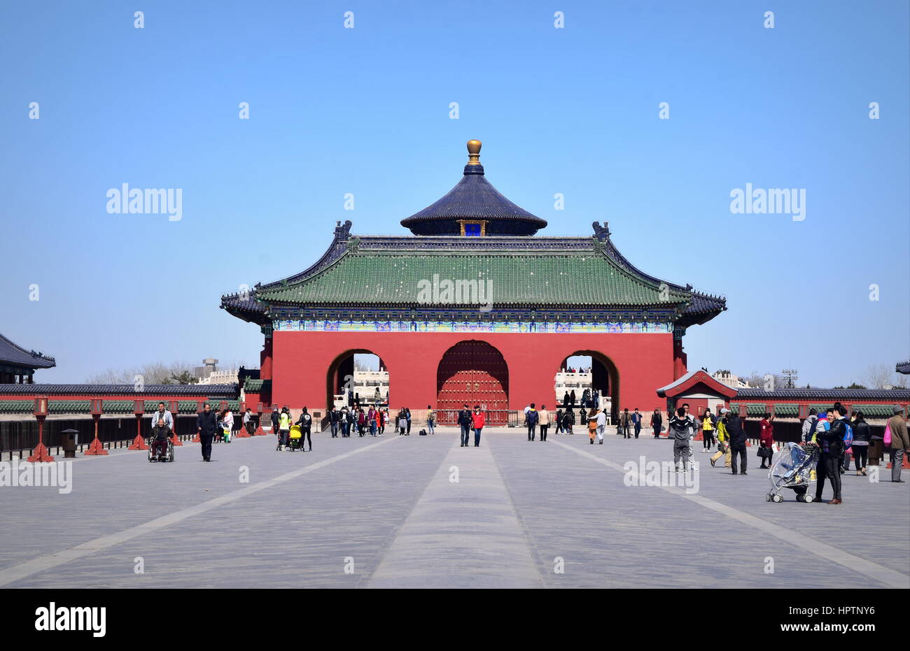 Beijing Temple du Ciel au sud red gate sous ciel bleu clair Banque D'Images