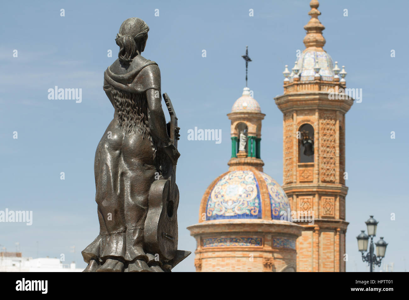 Séville, Espagne, le 23 avril 2015 : statue femme flamenco triana à Séville. Banque D'Images